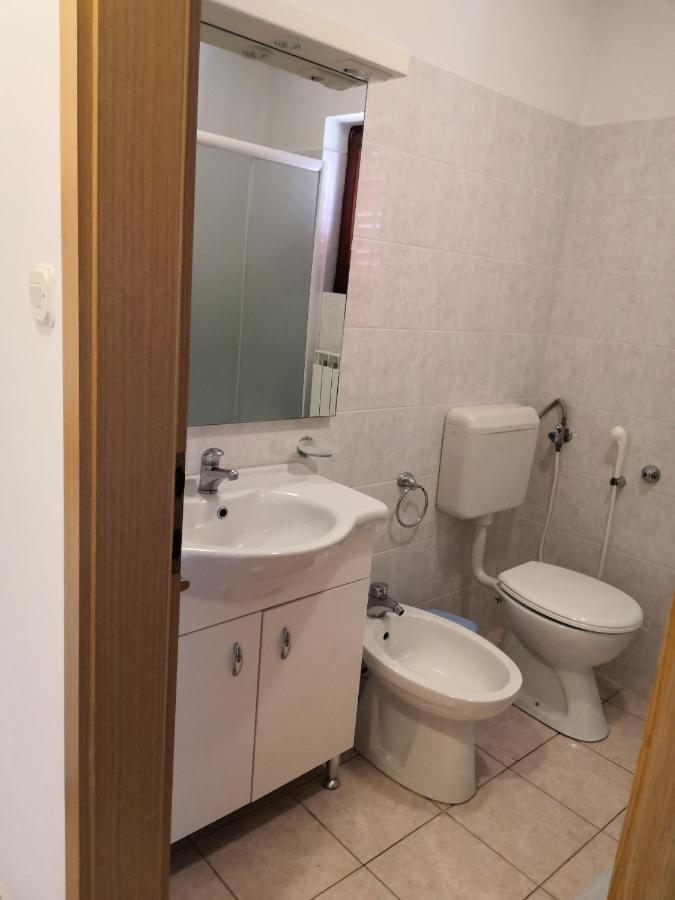 קרס Laura And Nevio Apartments And Rooms מראה חיצוני תמונה